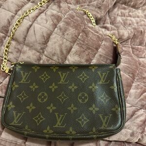 Authentic Louis Vuitton pouchette